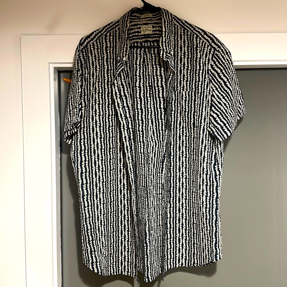 J crew XLT short sleeve shirt